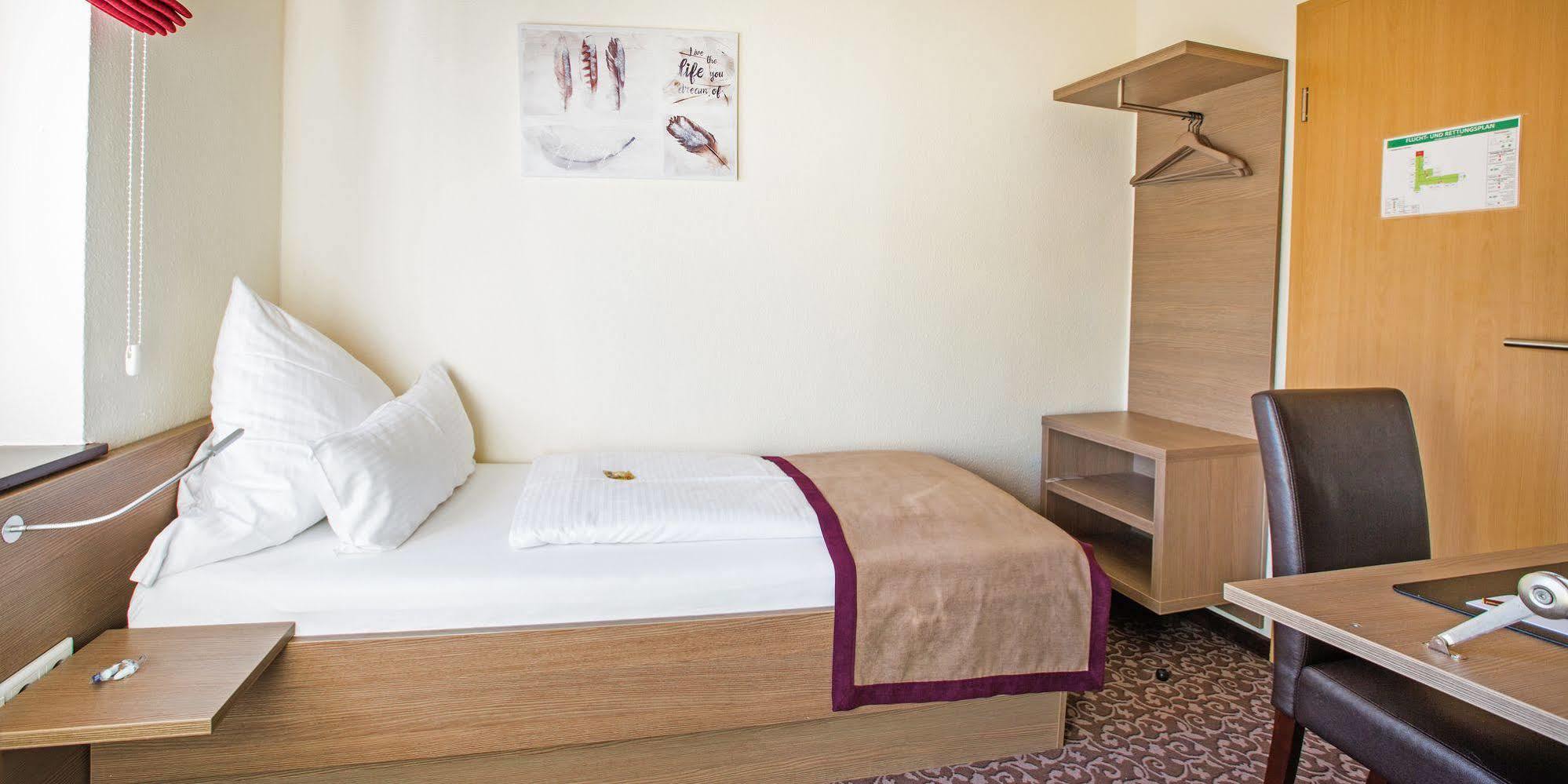 Hotel Das Kronprinz Troisdorf Buitenkant foto